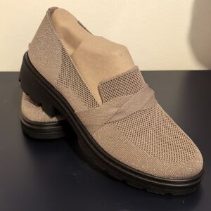 Bzees Women's Tan Mesh Loafers